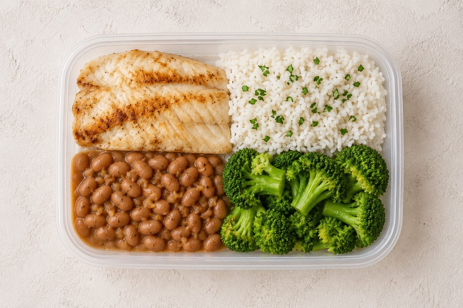 Tilápia grelhada com arroz, feijão e brócolis